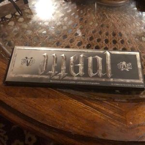 Kat Von D Metal Eyeshadow Palette